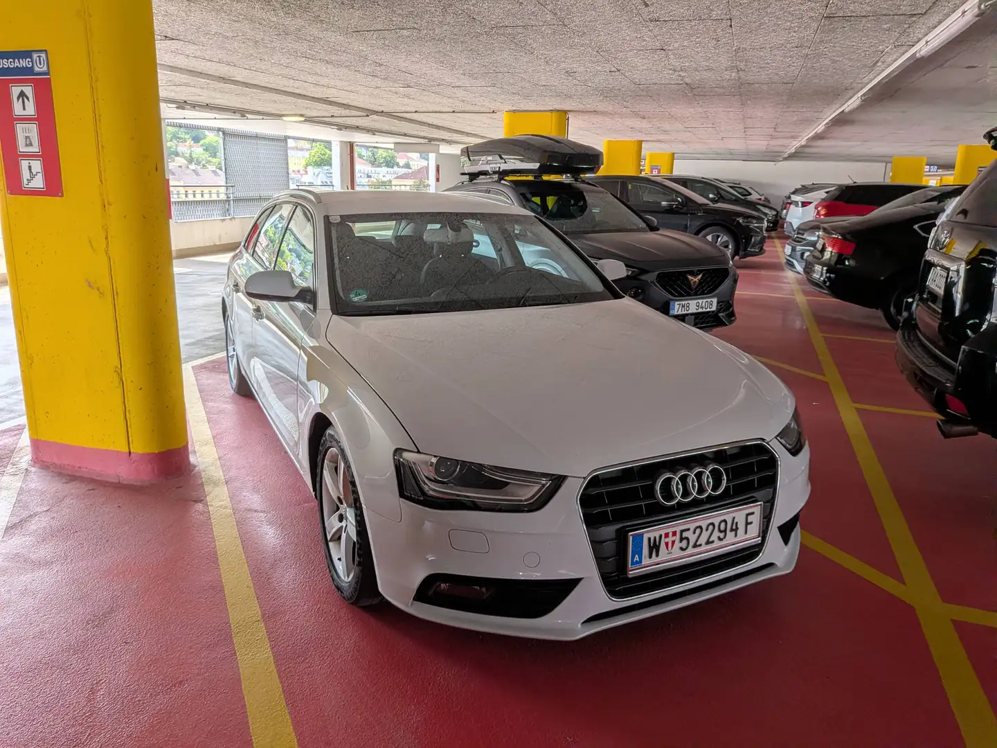 Audi A4 Audi A4 Avant 2,0 TDI 143 PS Xenon/LED/Navi Weiß - 1