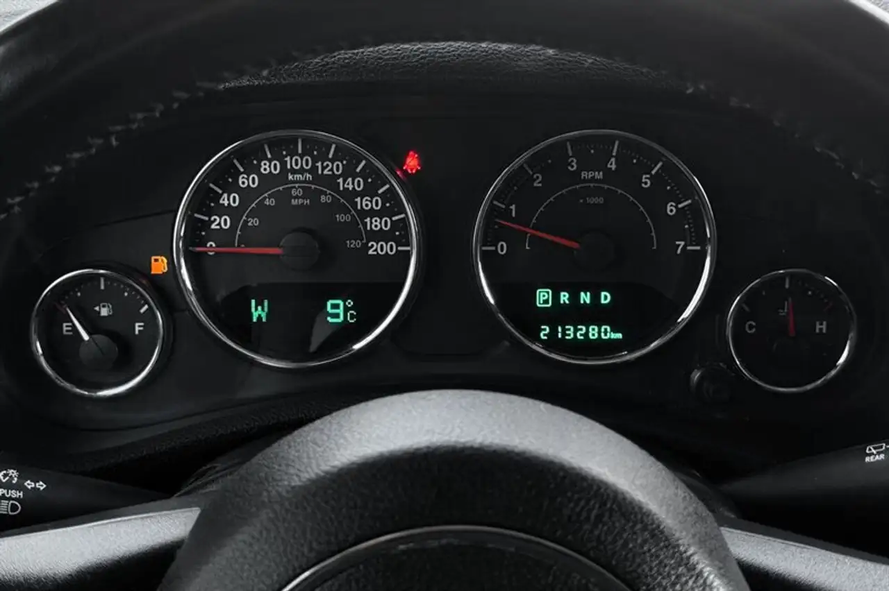 Jeep Wrangler снимка Jeep Wrangler