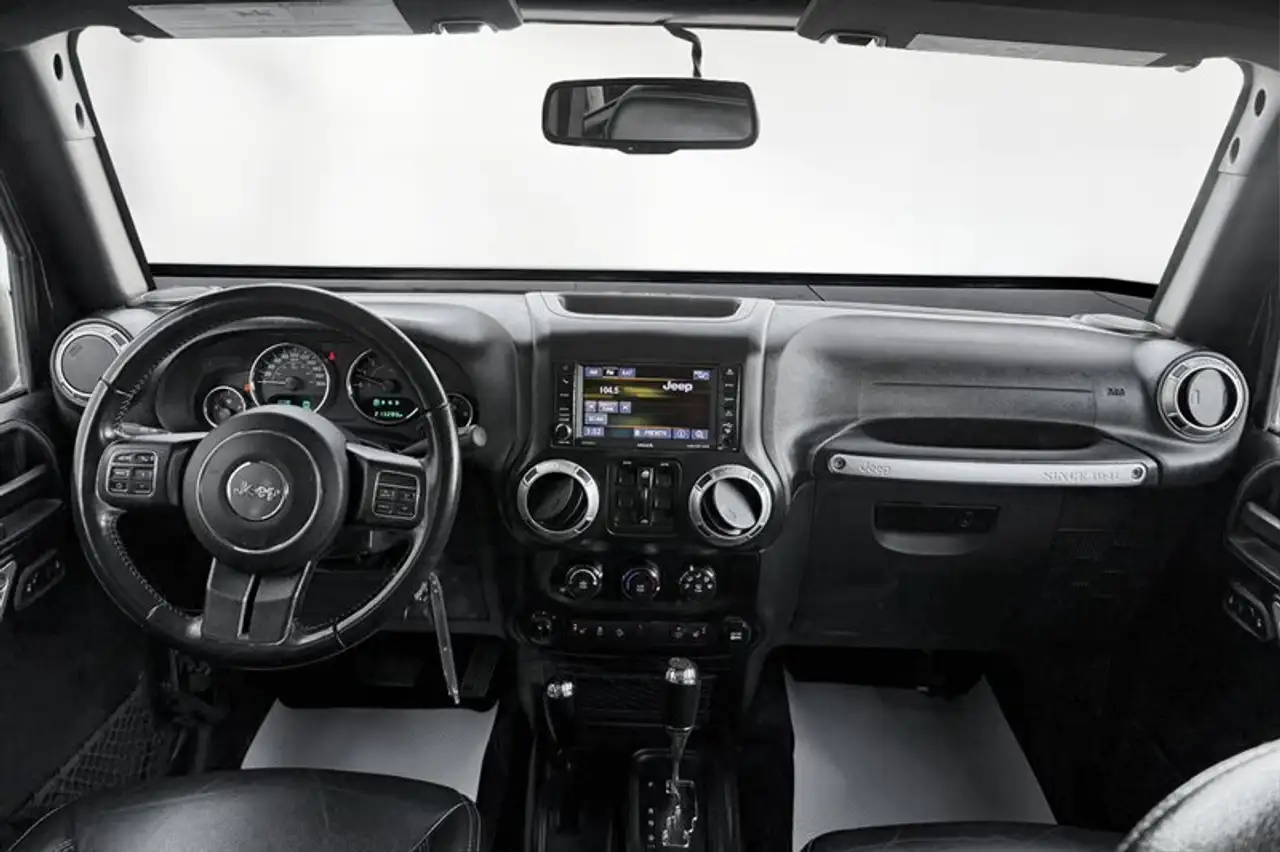 Jeep Wrangler снимка Jeep Wrangler