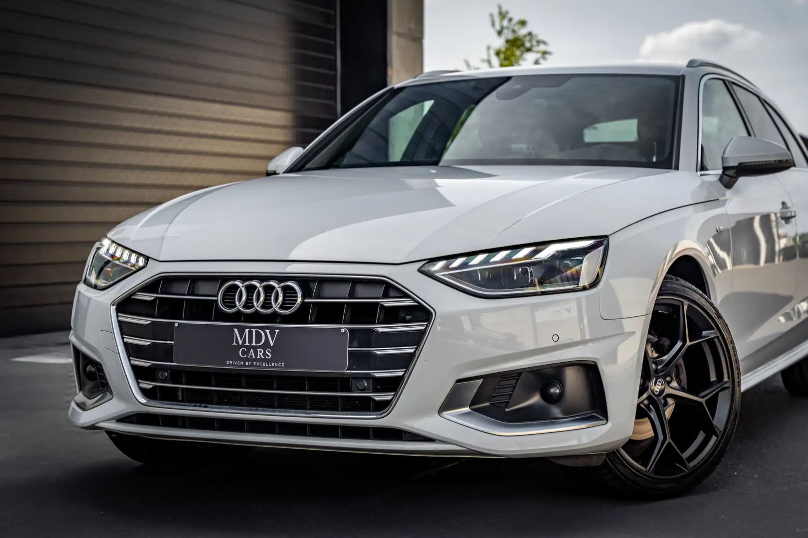 Audi A4 S-LINE*LOOK Wit - 2