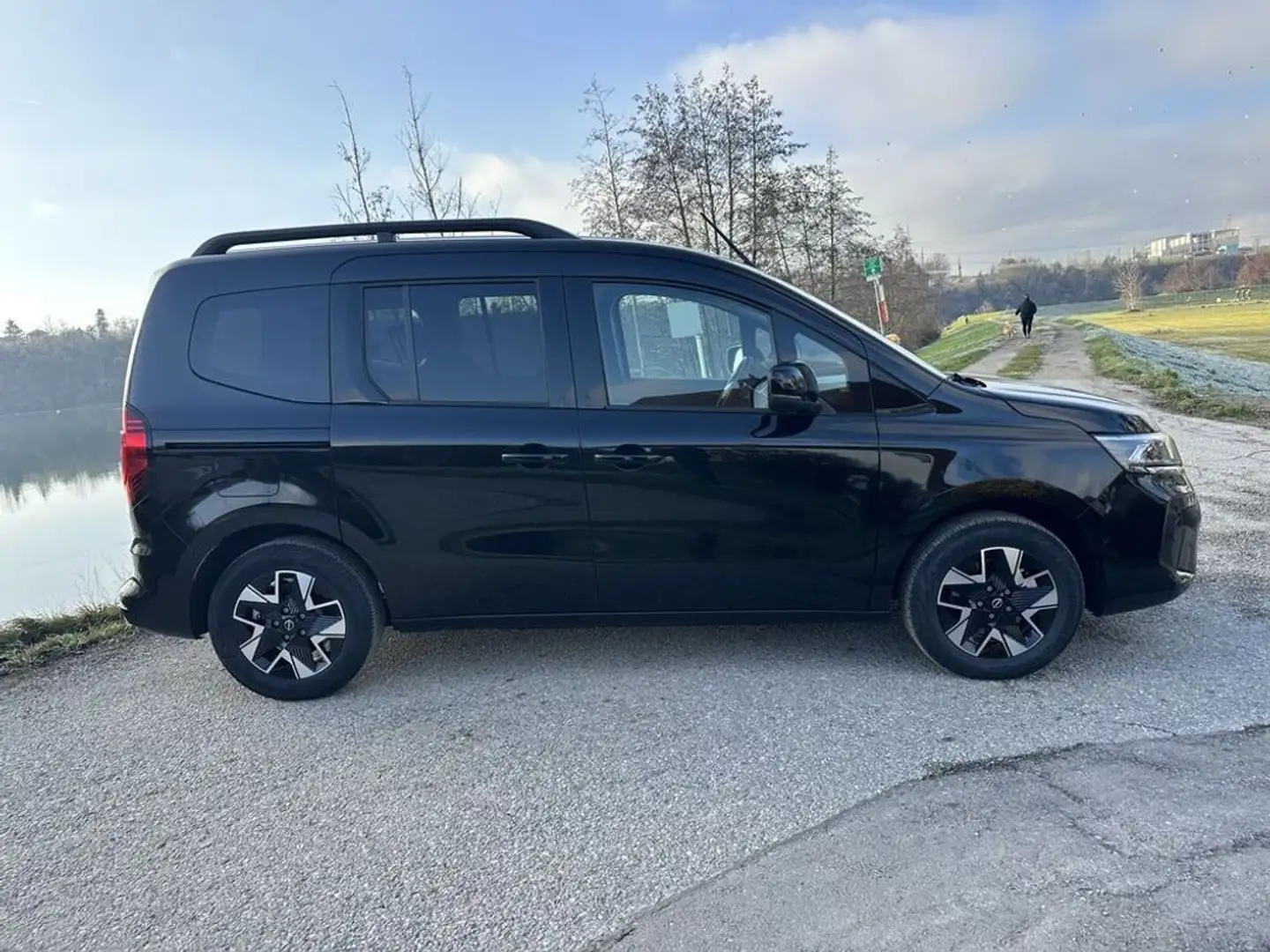 Nissan Townstar Tekna L1 Schwarz - 1