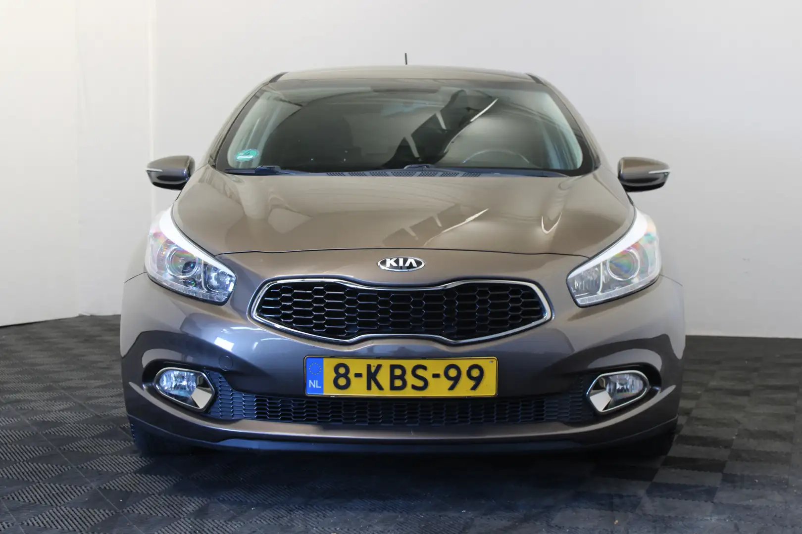 Kia Ceed / cee'd 1.6 GDI Plus Pack |Camera|Navi| Brown - 2