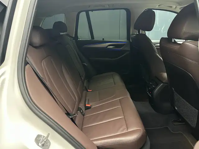 BMW X3 view 25