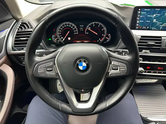 BMW X3 view 16