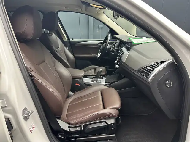 BMW X3 view 10