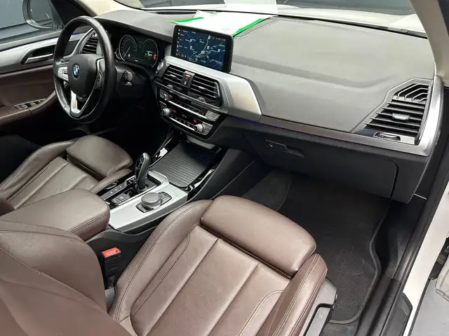 BMW X3 view 11