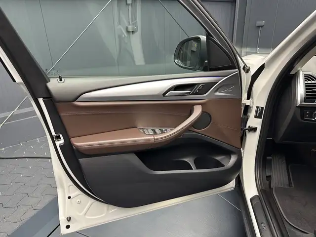 BMW X3 view 13