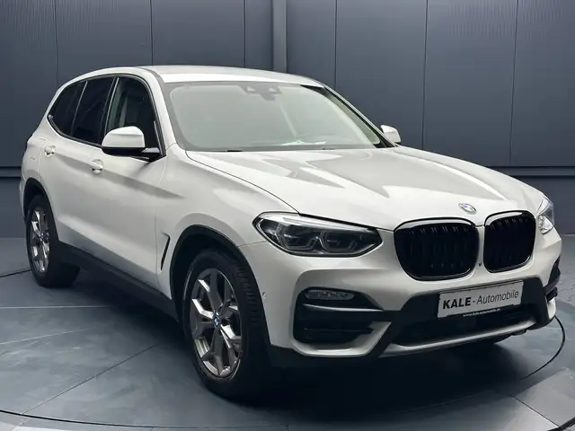 BMW X3 view 7