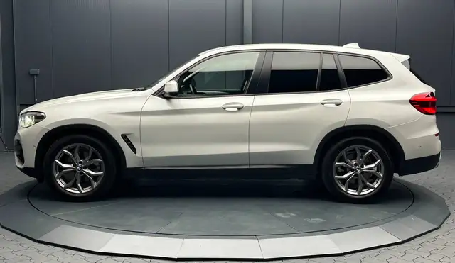 BMW X3 view 2