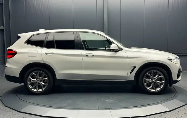 BMW X3 view 6
