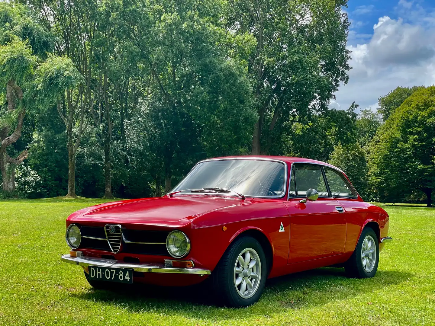 Alfa Romeo GT 1.3 Junior met 2.0 L: erg lekkere Bertone en prijs Rouge - 2