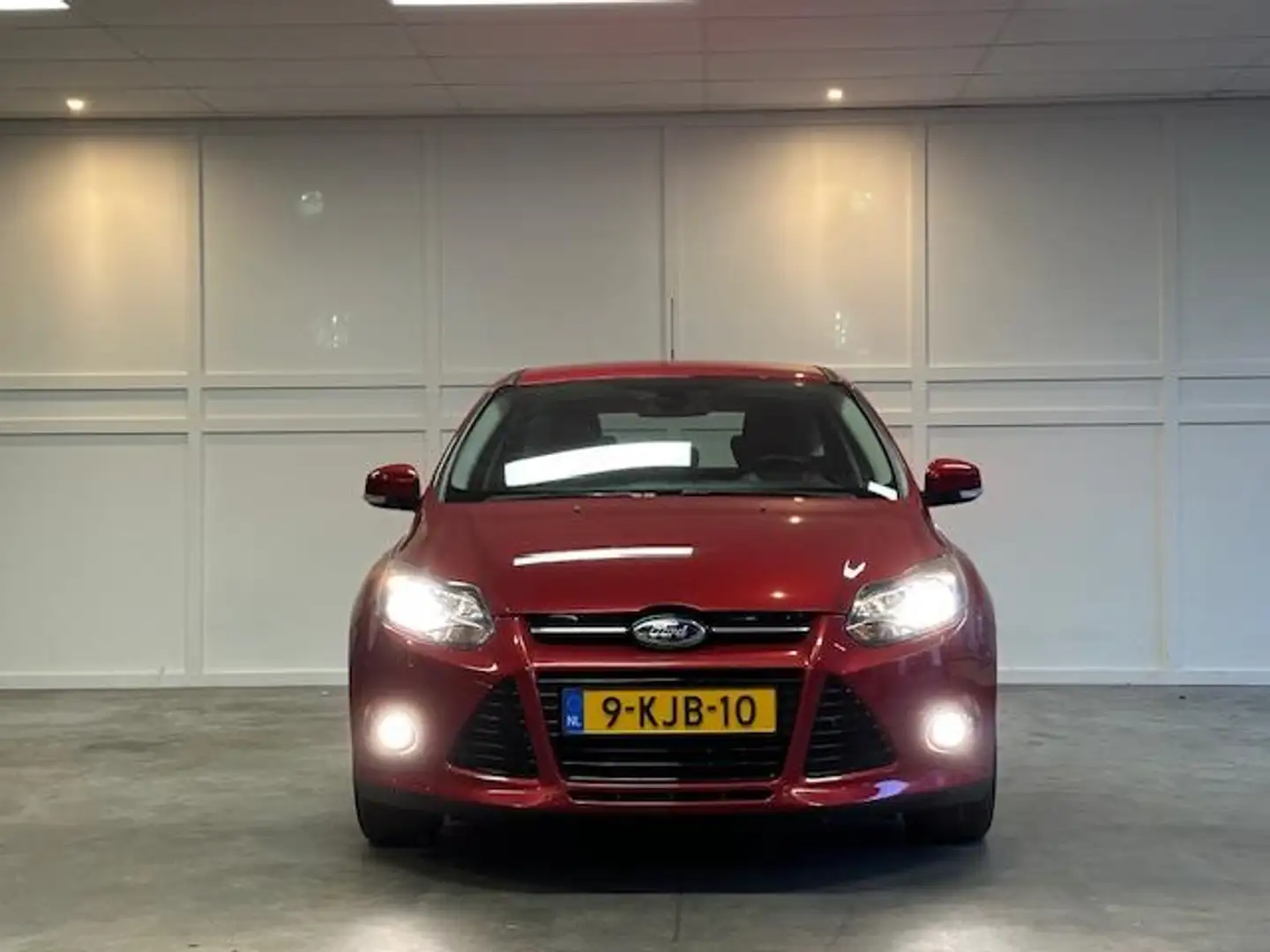 Ford Focus 1.0 EcoBoost Titanium / Trekhaak / Navi / Cruise Rood - 2