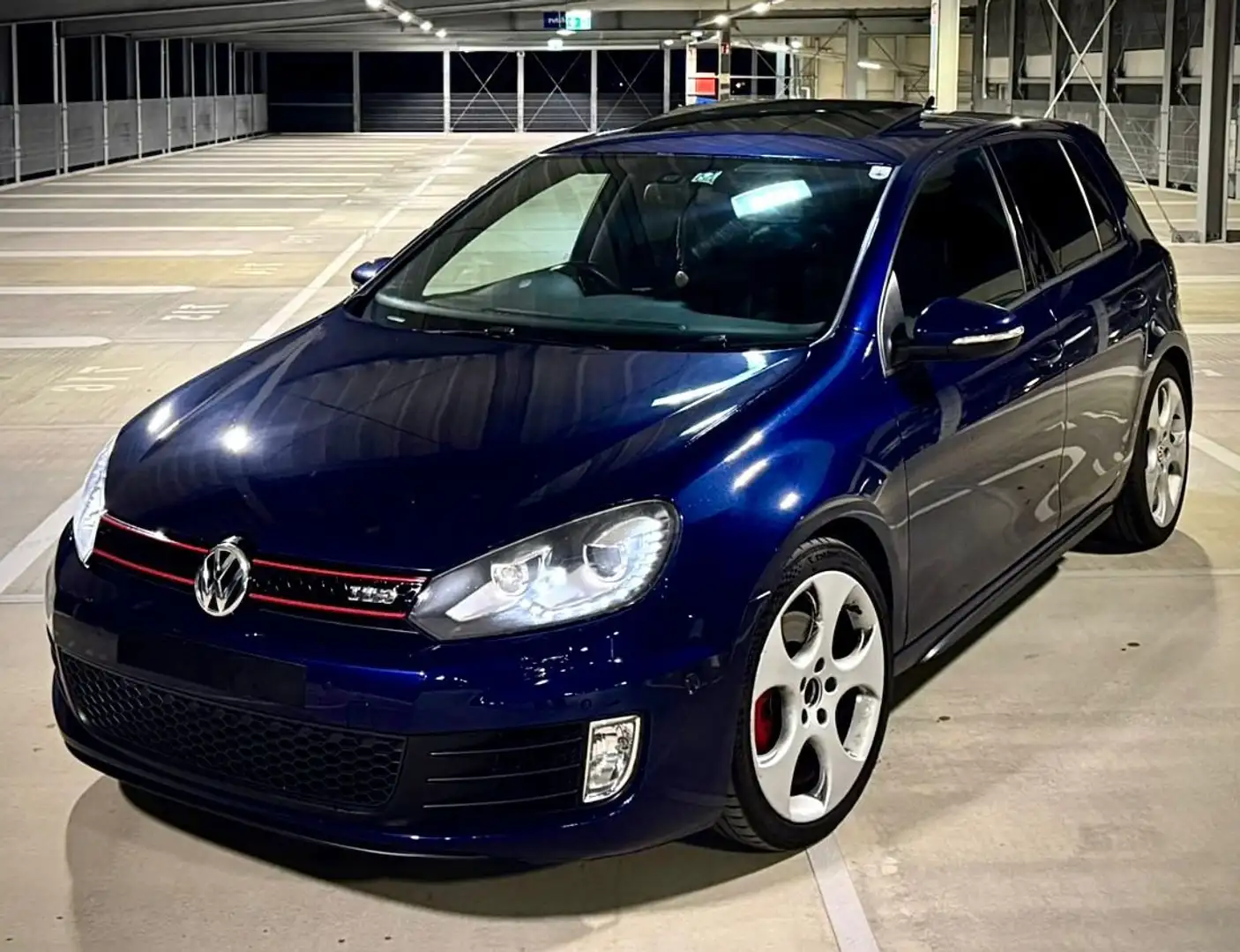 Volkswagen Golf GTI 2,0 TSI DSG Albastru - 1
