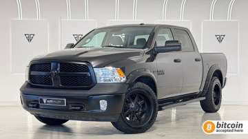 5.7L V8 Laramie AWD