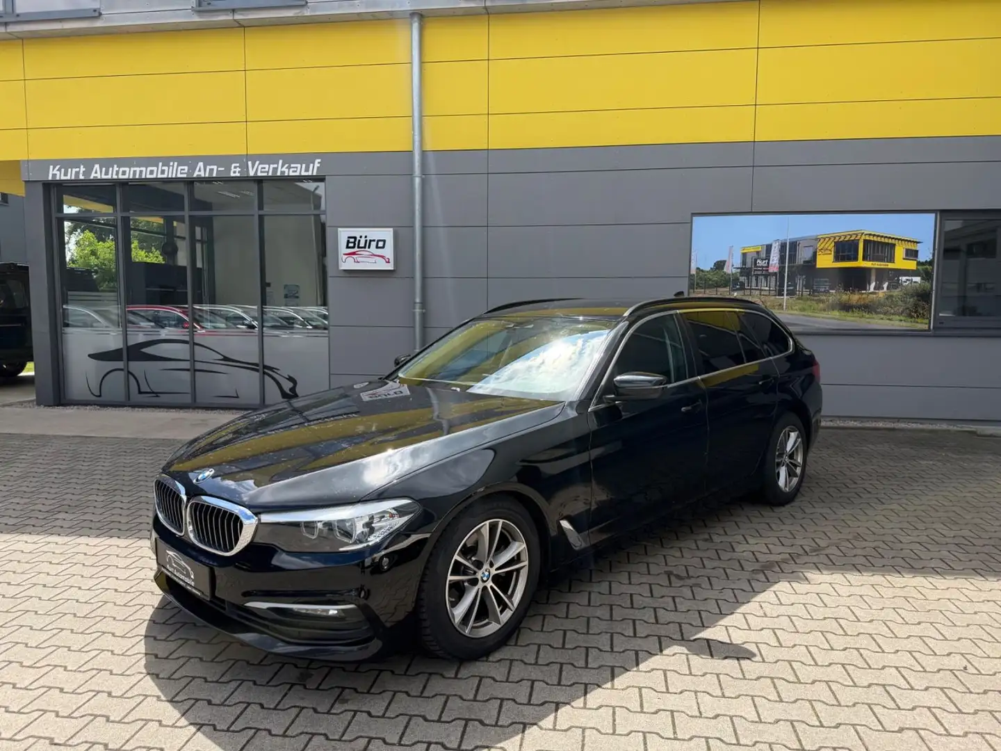BMW 520 d AUTOMATIK/NAVI/LED/KAMERA/SHZ/TEMPOMAT* Schwarz - 1