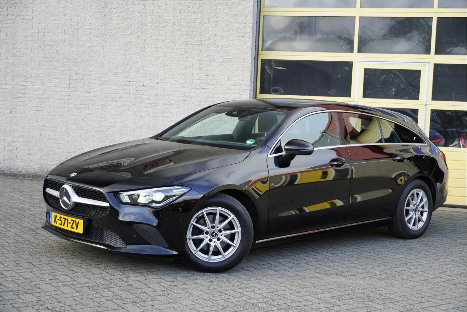 Mercedes-Benz CLA 180 Shooting Brake Automaat! Business Solution BJ2021 Noir - 2