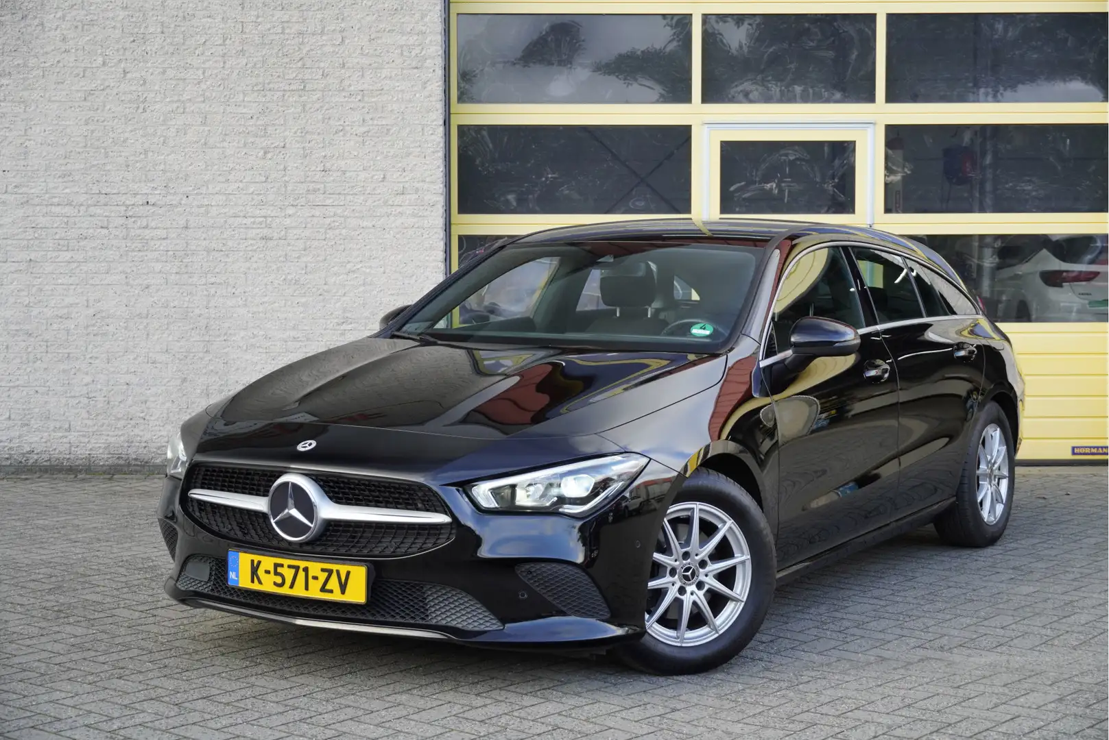 Mercedes-Benz CLA 180 Shooting Brake Automaat! Business Solution BJ2021 Noir - 1
