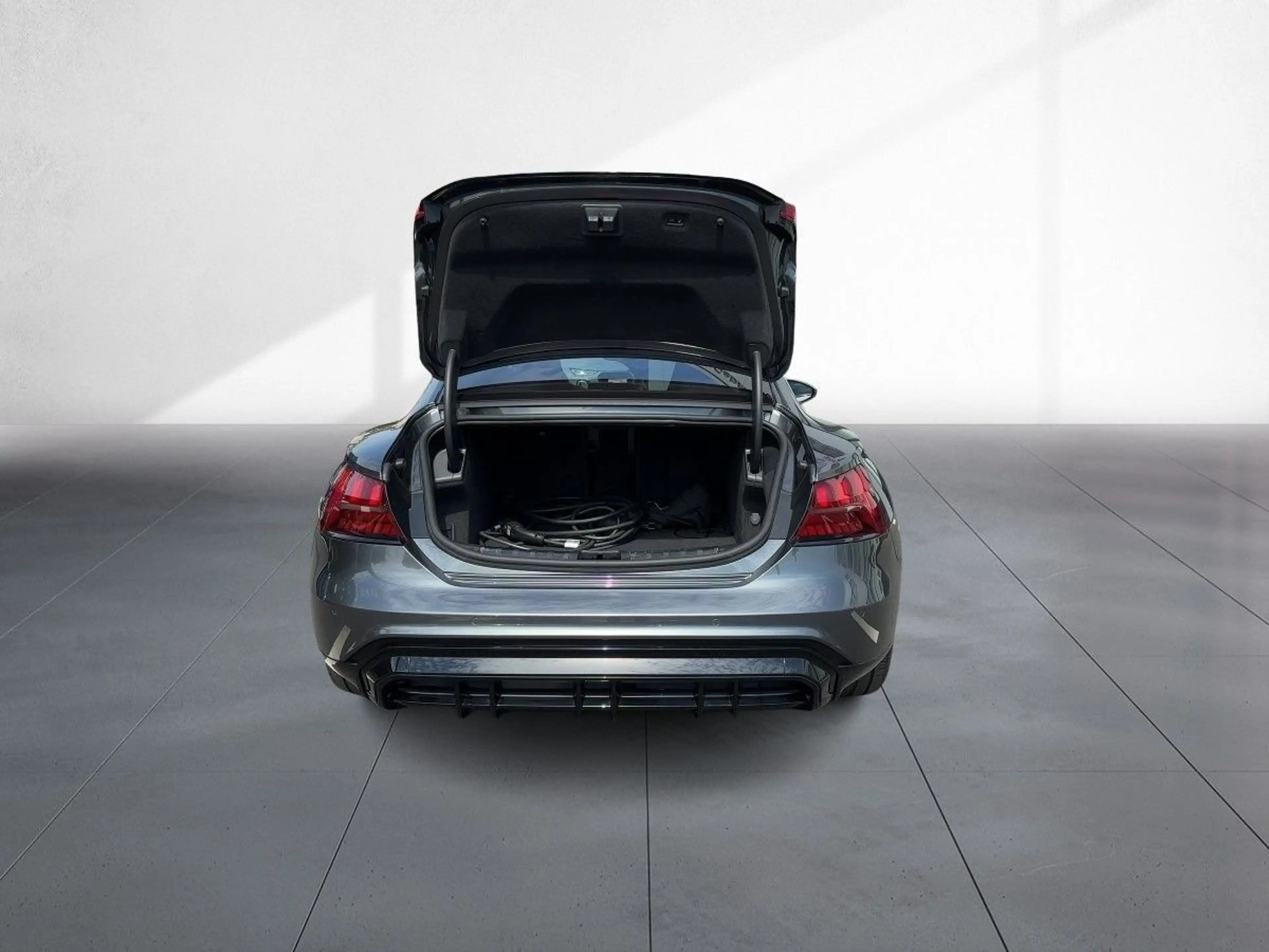 Audi e-tron GT 350 kW — photo 13