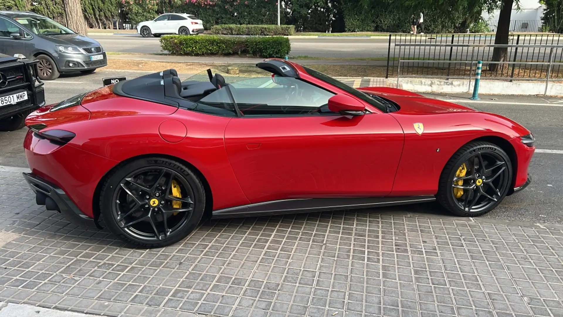Ferrari Roma Rouge - 1