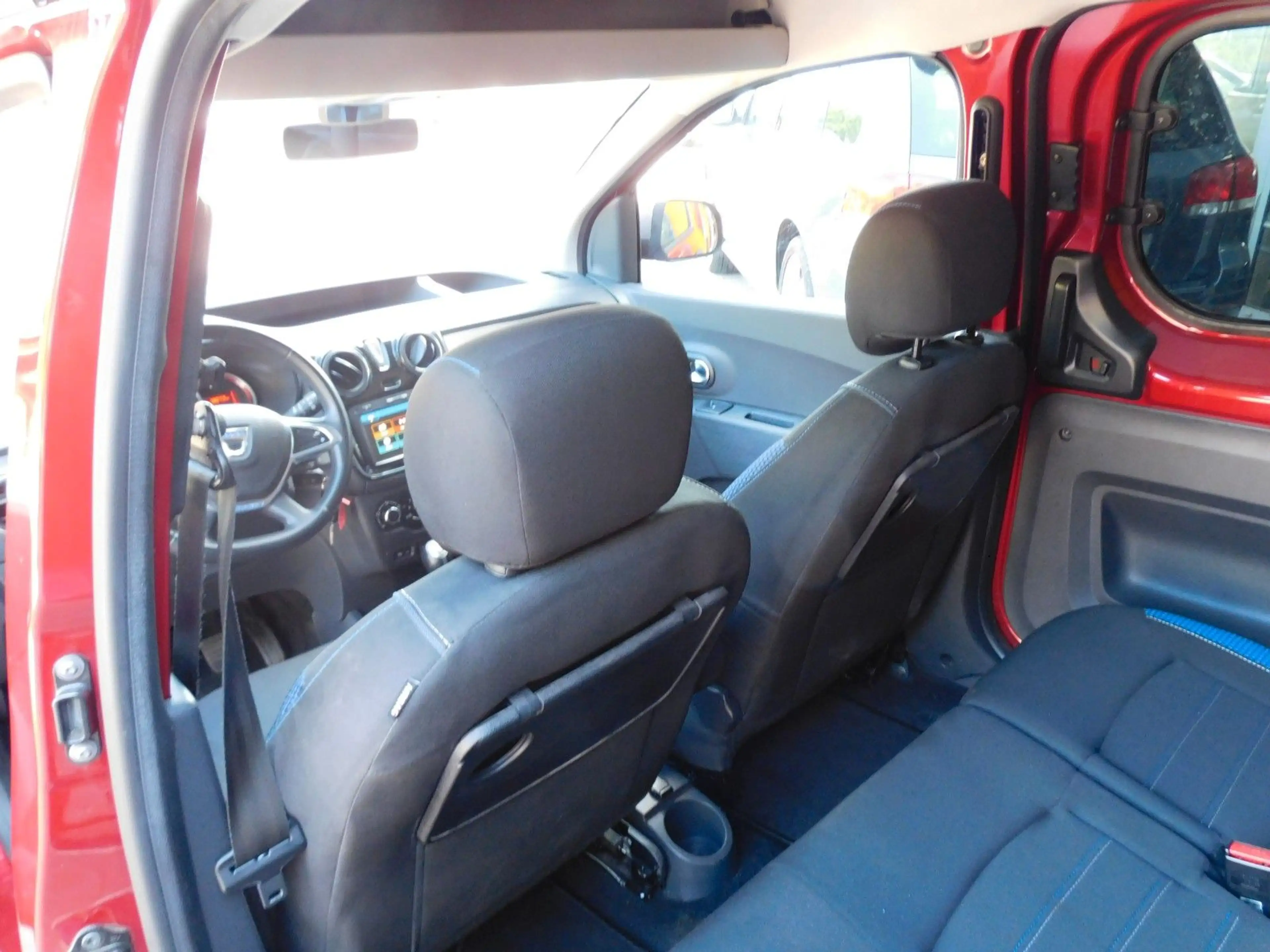 Dacia Dokker Stepway Plus — photo 12