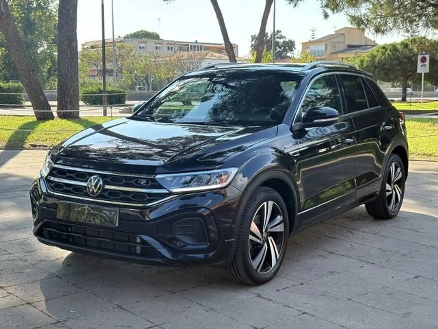 Volkswagen T-Roc 1.5 TSI R-Line 110 kW Negro - 1