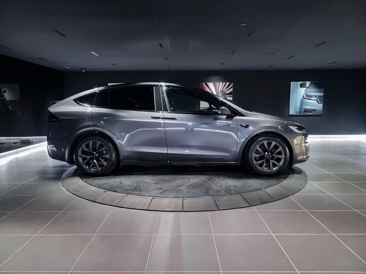 Tesla Model X photo Tesla Model X