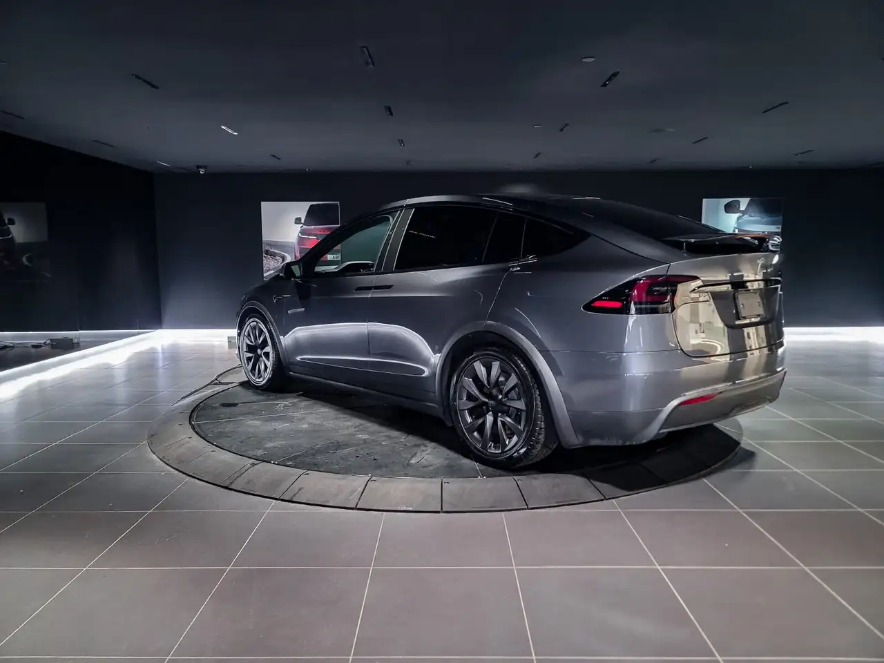 Tesla Model X photo Tesla Model X