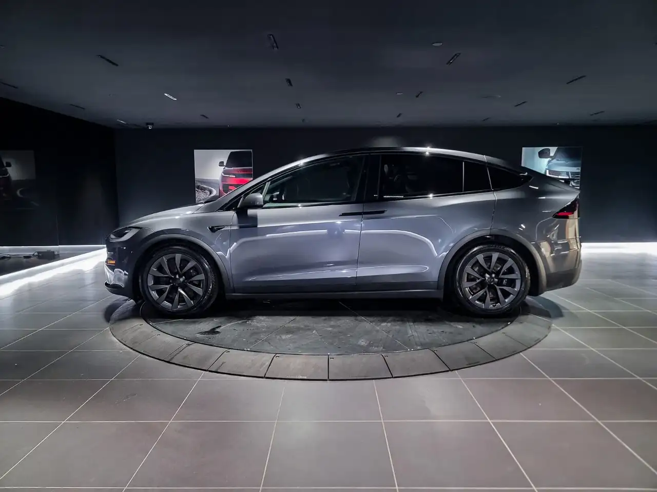 Tesla Model X photo Tesla Model X