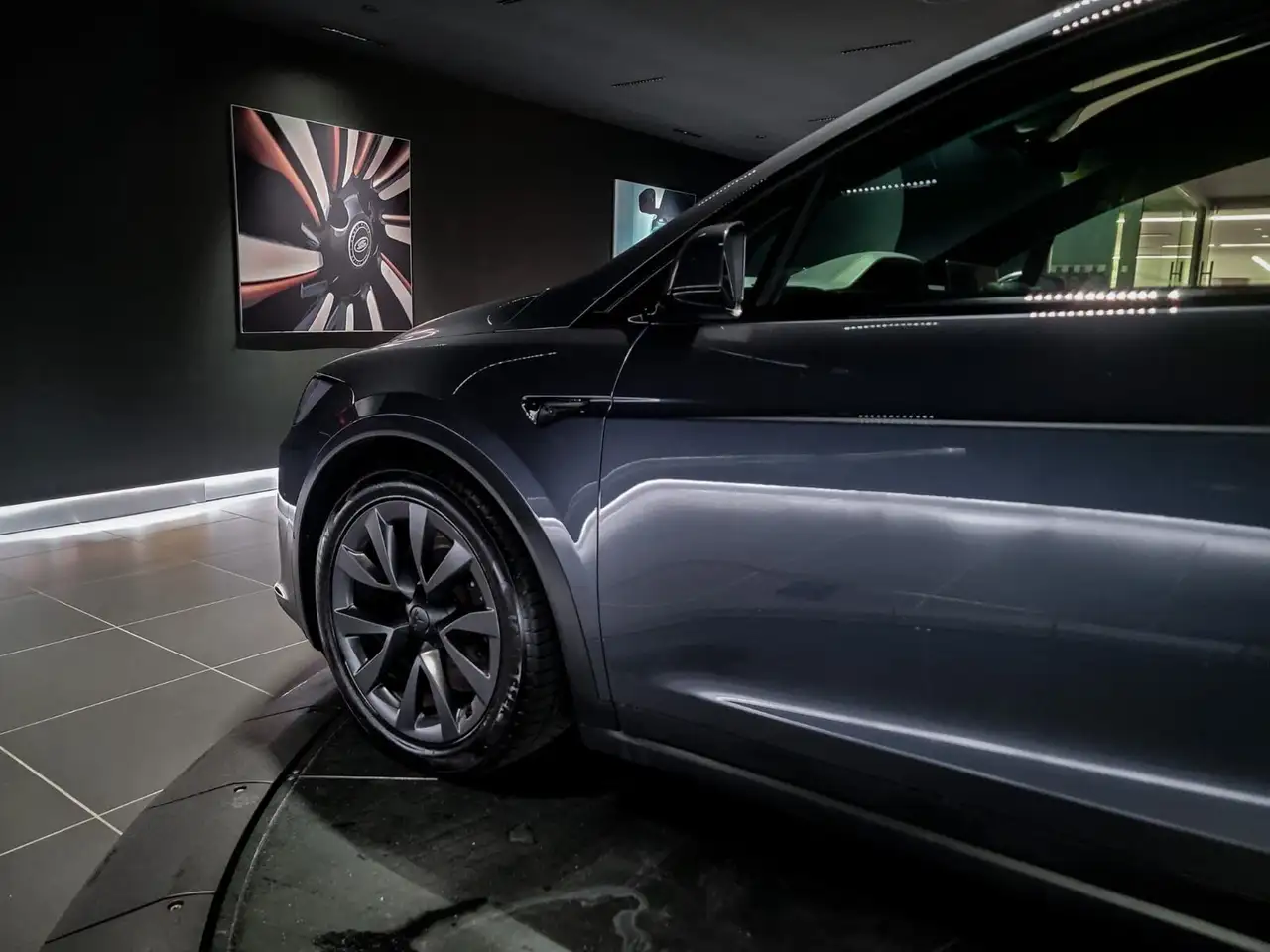 Tesla Model X photo Tesla Model X