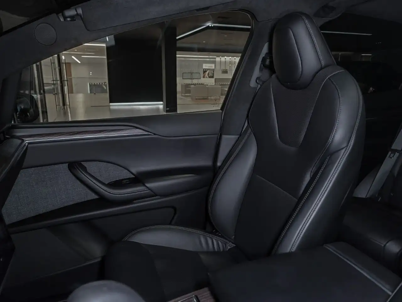 Tesla Model X photo Tesla Model X