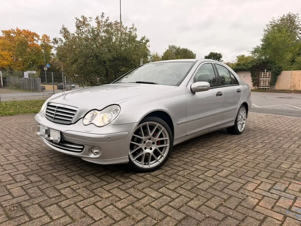 Mercedes-Benz C 230