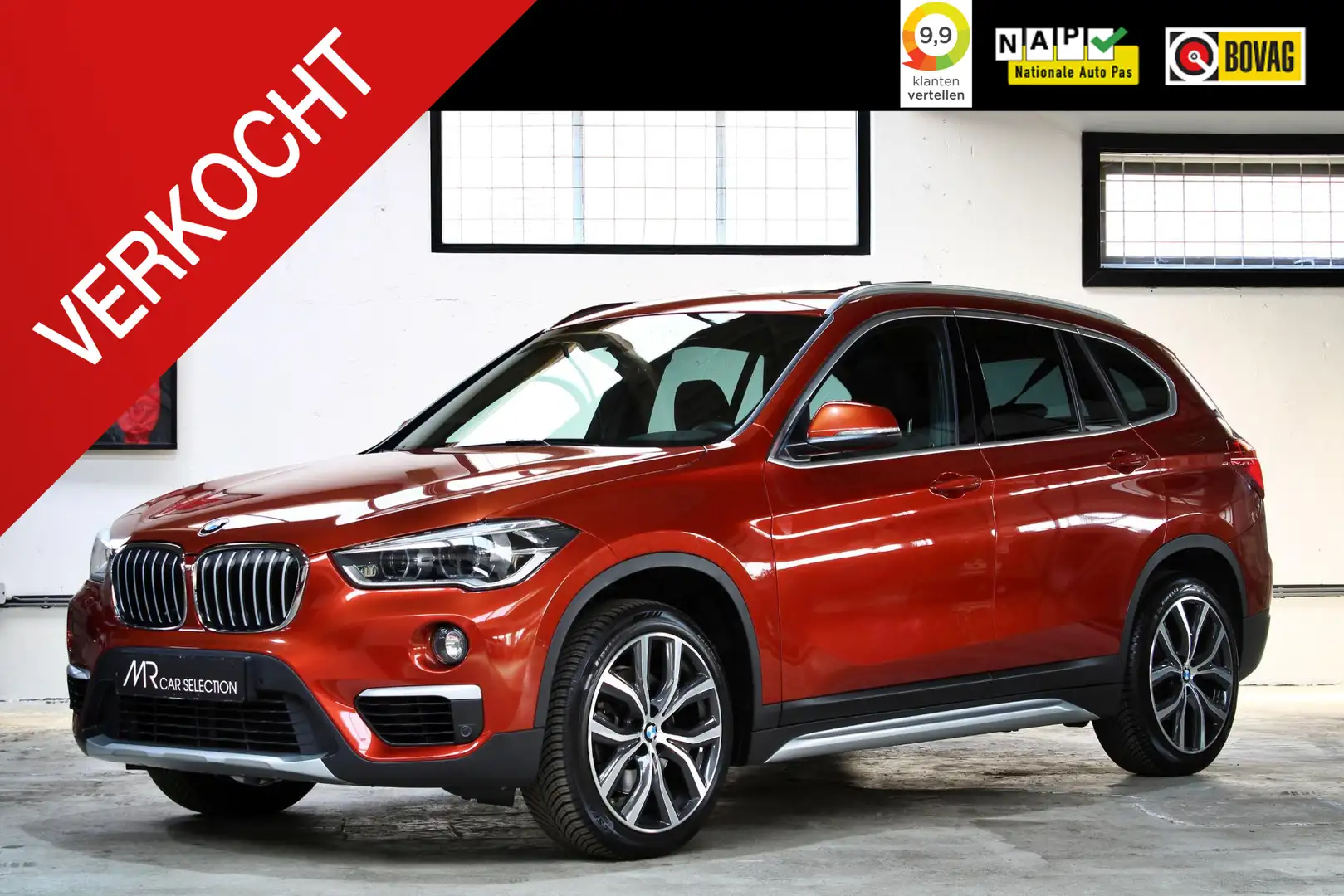 BMW X1 sDrive20i Orange Edition II | Panoramadak | Head-U Orange - 1