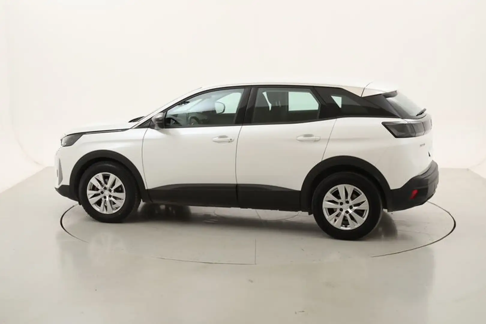 Peugeot 3008 Active Pack 1.2 Benzina 131CV Bianco - 2
