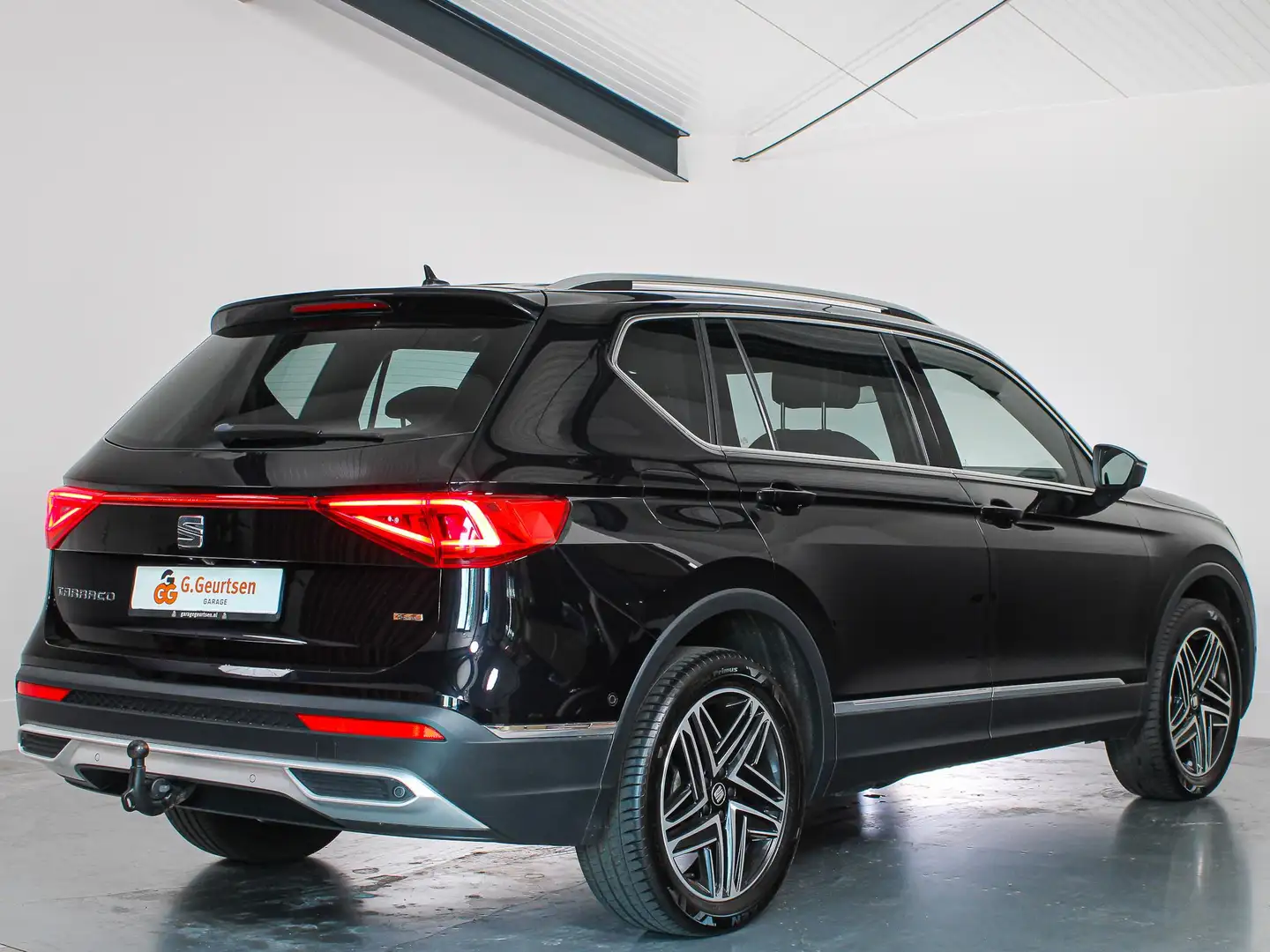 SEAT Tarraco 2.0 TSI 4DRIVE Xcellence, 7-Persoons, Trekhaak, 36 Zwart - 2