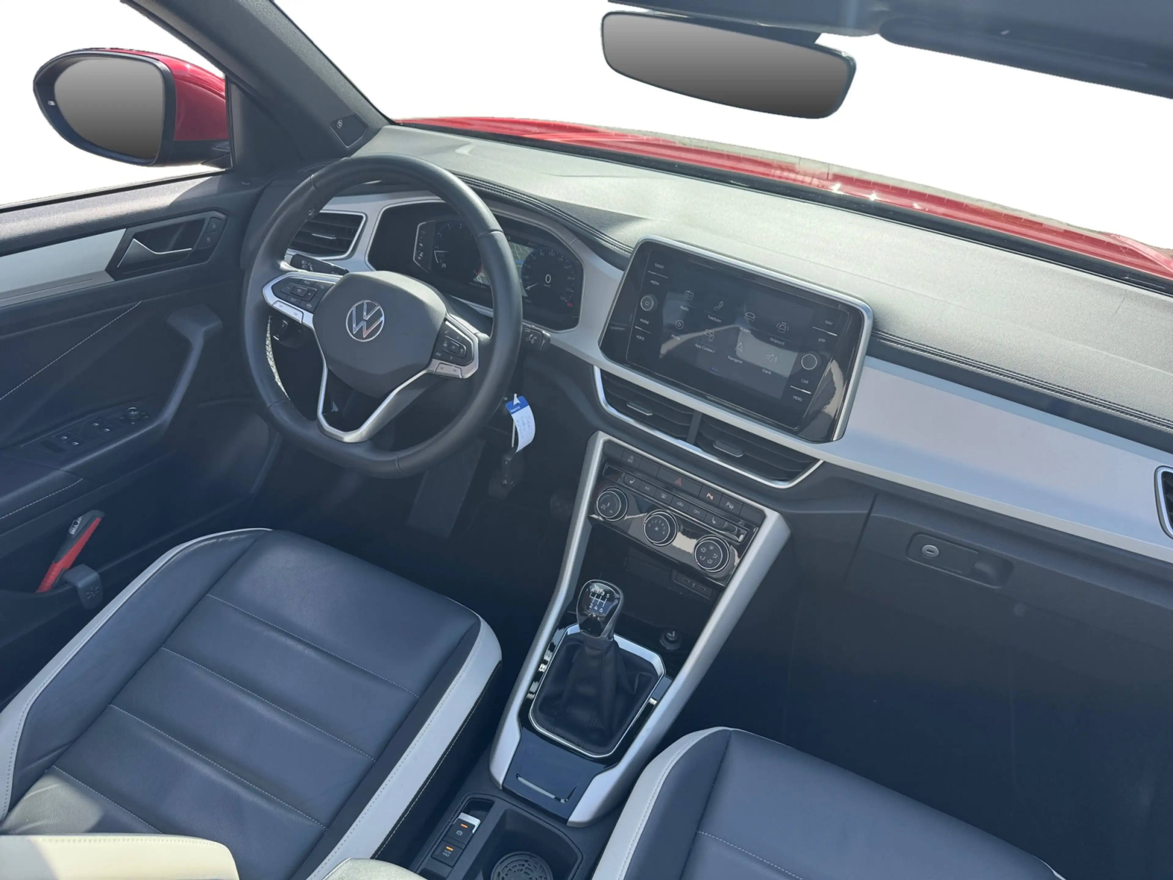 Volkswagen T-Roc Cabrio 1.5 TSI 150pk Style | Lederen bekleding | M — photo 2