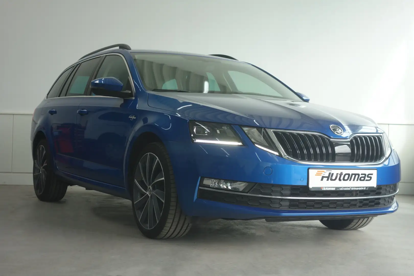 Skoda Octavia L&K 4x4 DSG LED Navi PDC SHZ Alcantara Blau - 2