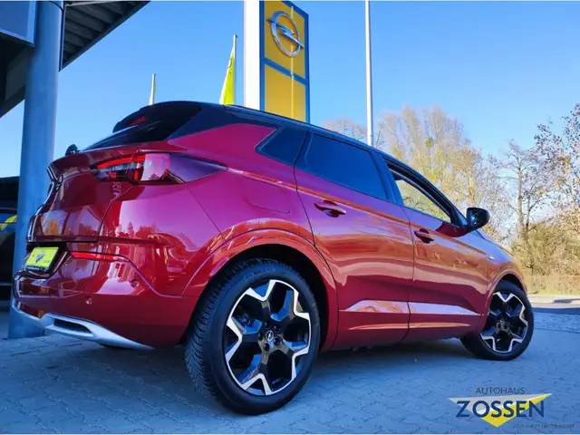 Opel Grandland (X) Ultimate Plug in Hybrid 4x4 Nachtsicht, Allwetter