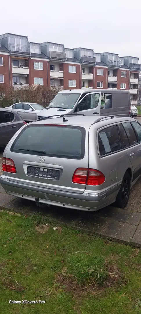 Mercedes-Benz E 280 T Elegance Silber - 2