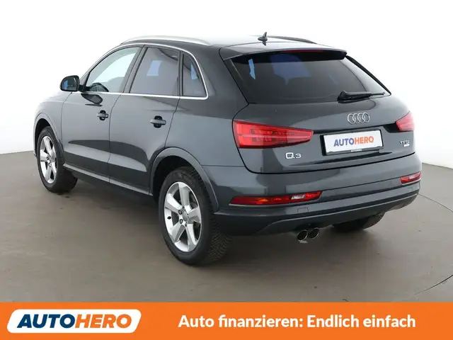 Audi Q3 view 4