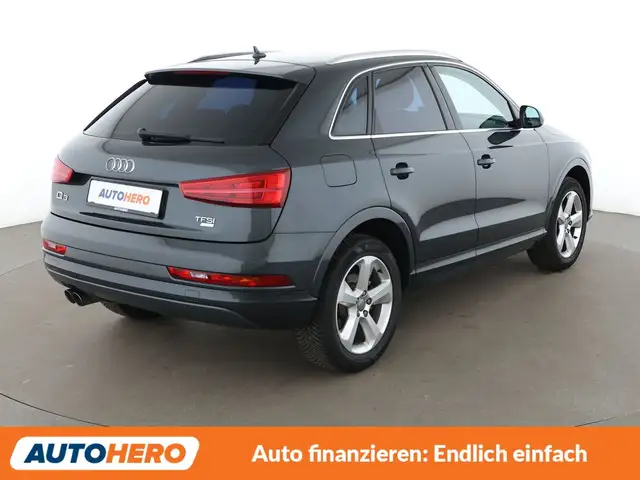 Audi Q3 view 6