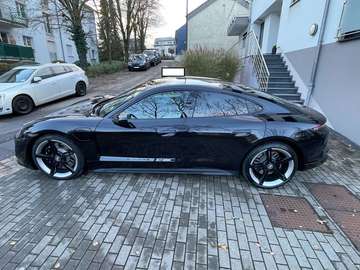 Taycan Turbo
