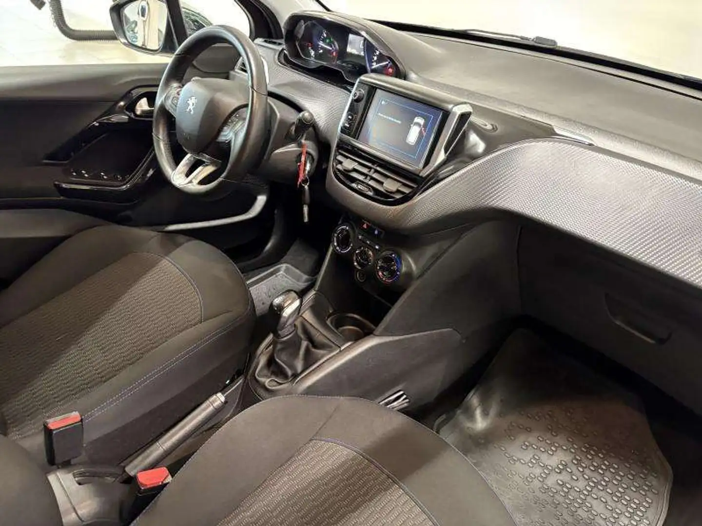 Peugeot 208 Signature Noir - 2