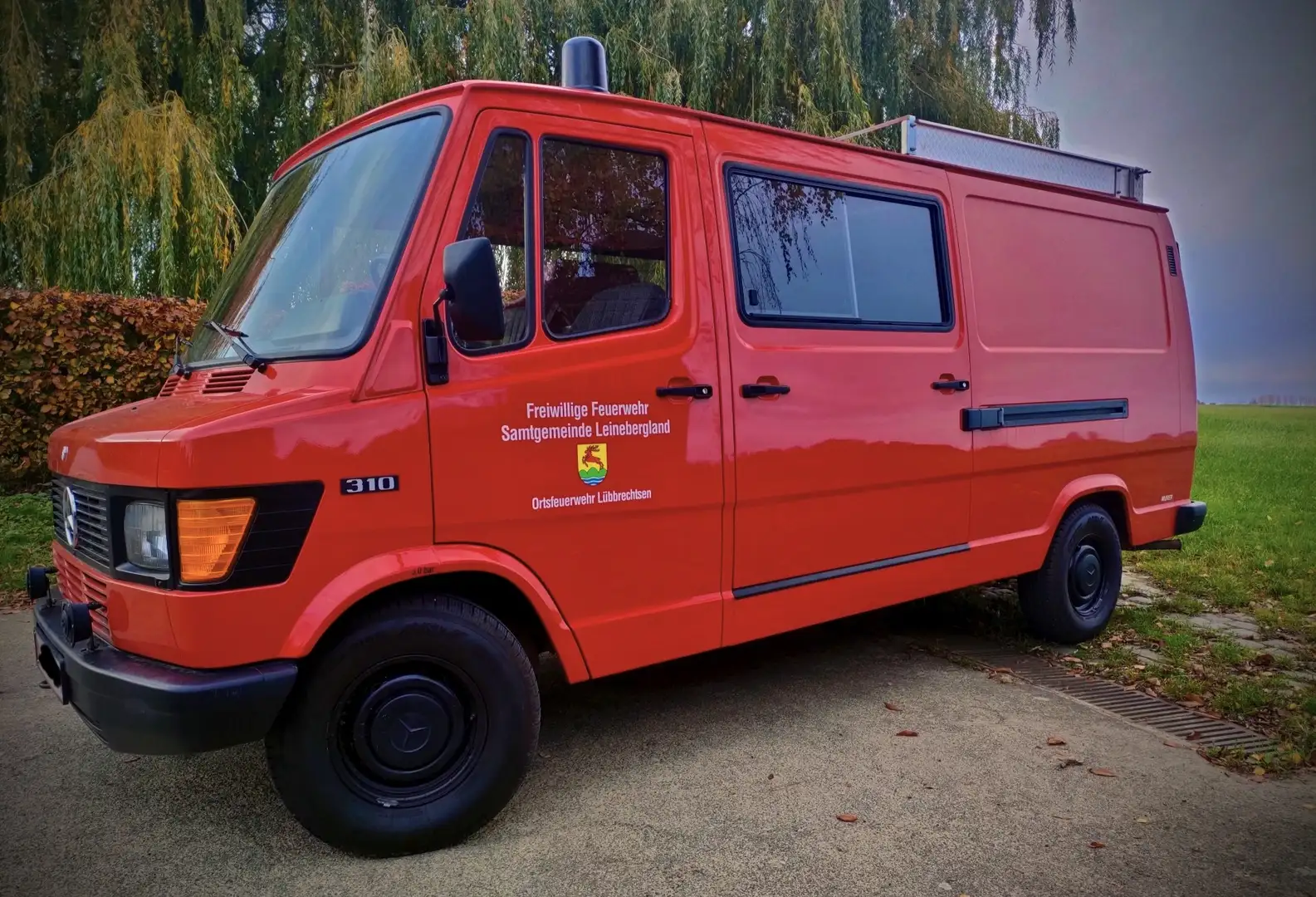 Oldtimer Mercedes Benz Rot - 1