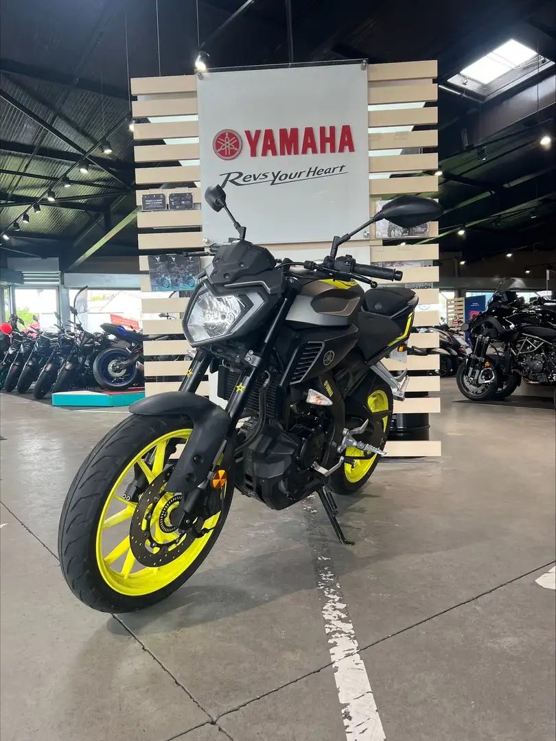 Yamaha MT-125 Gris - 1