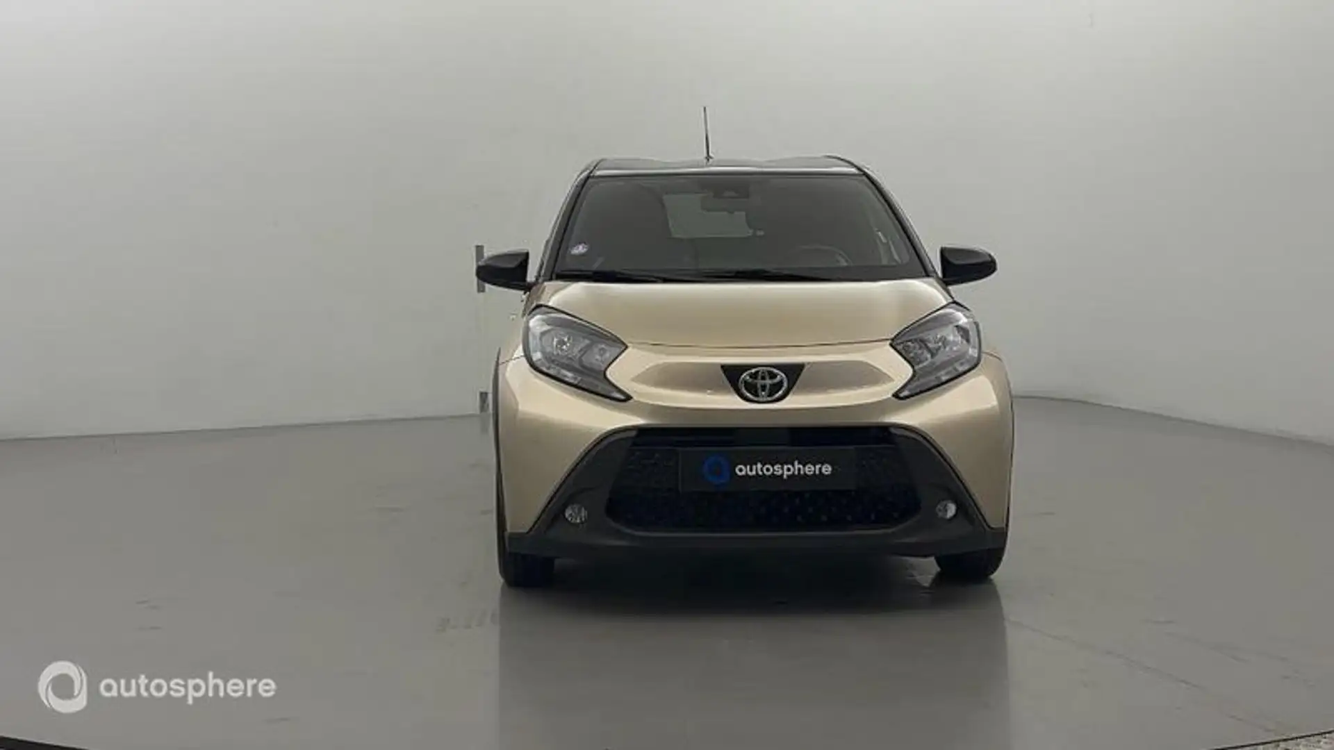 Toyota Aygo X 1.0 VVT-i 72ch Design S-CVT - 2