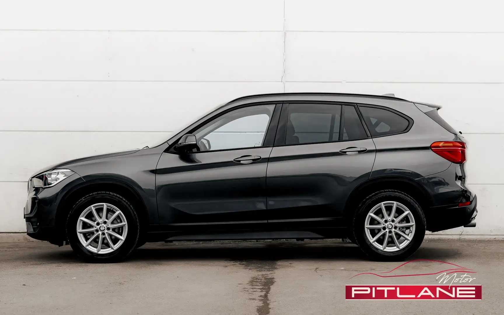 BMW X1 1.5D sDrive16 Grand Ecran / Cruise / Connected Bmw Šedá - 2