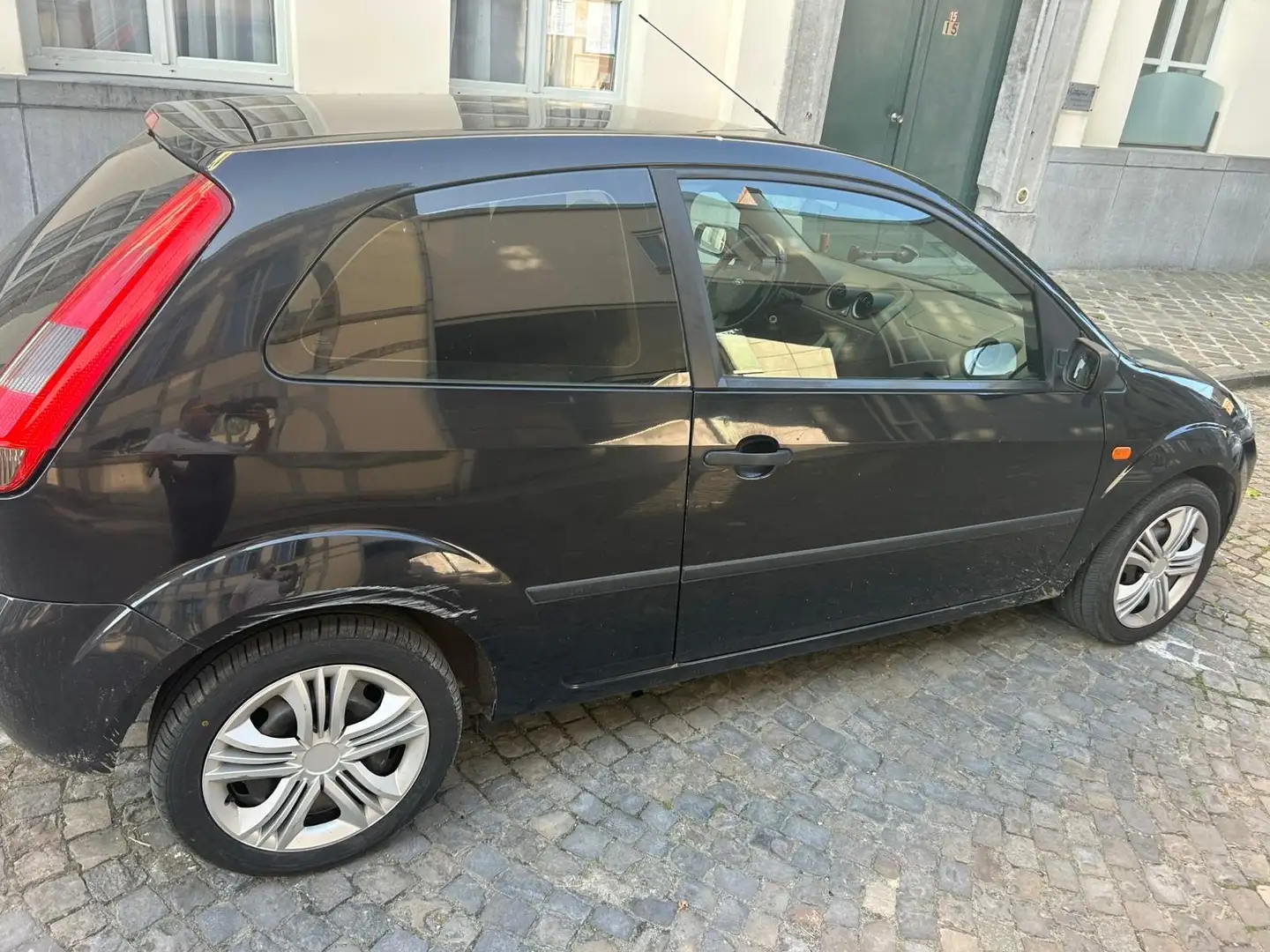 Ford Fiesta 1.3i Ambiente - 1
