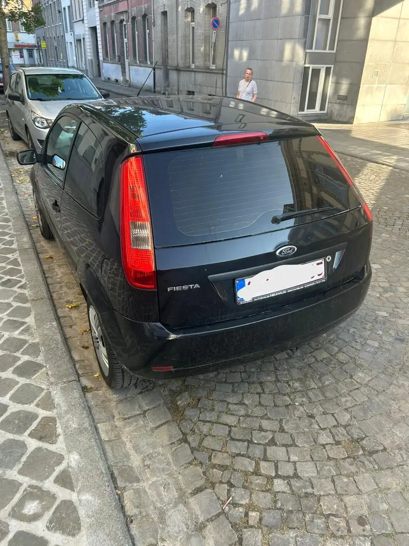Ford Fiesta 1.3i Ambiente - 2