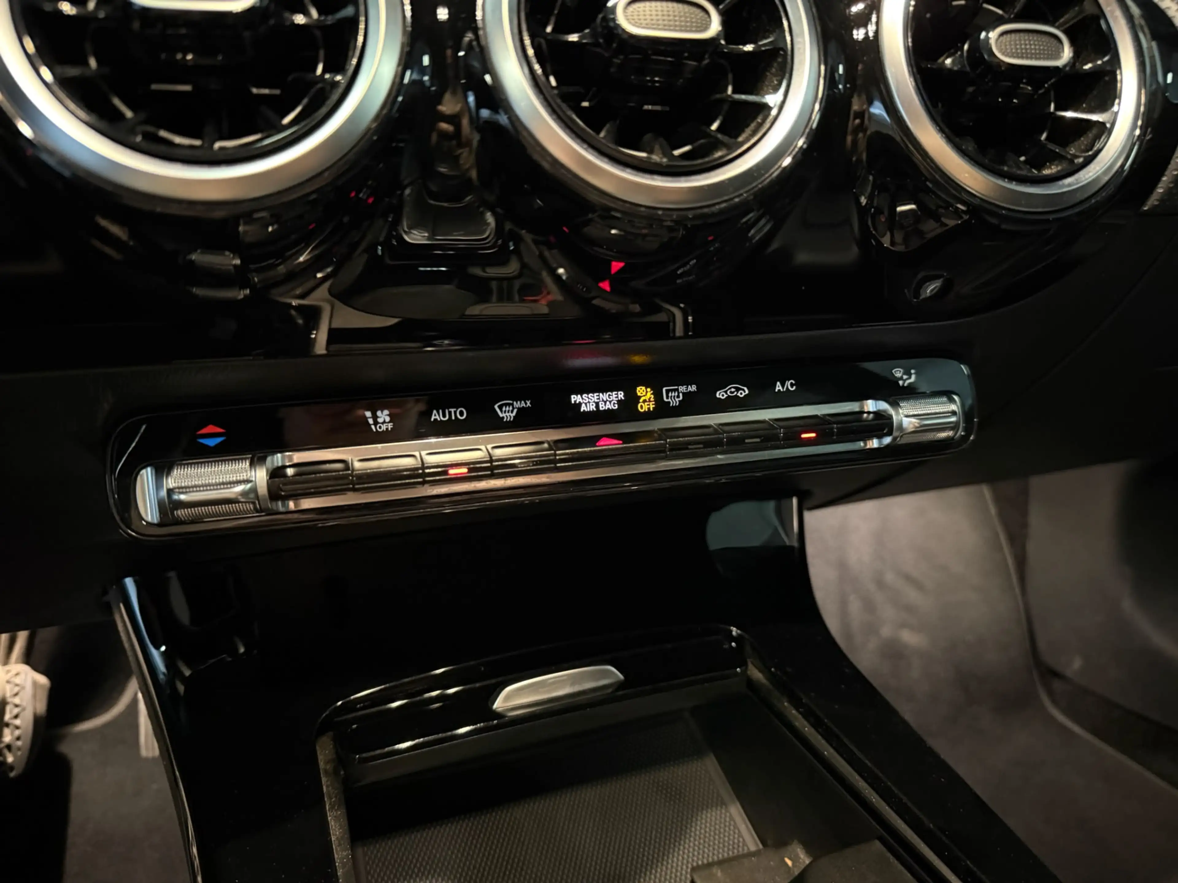 Mercedes-Benz CLA 220 Shooting Brake Progressive-TREKHAAK-WIDESCREEN-CAM — photo 25