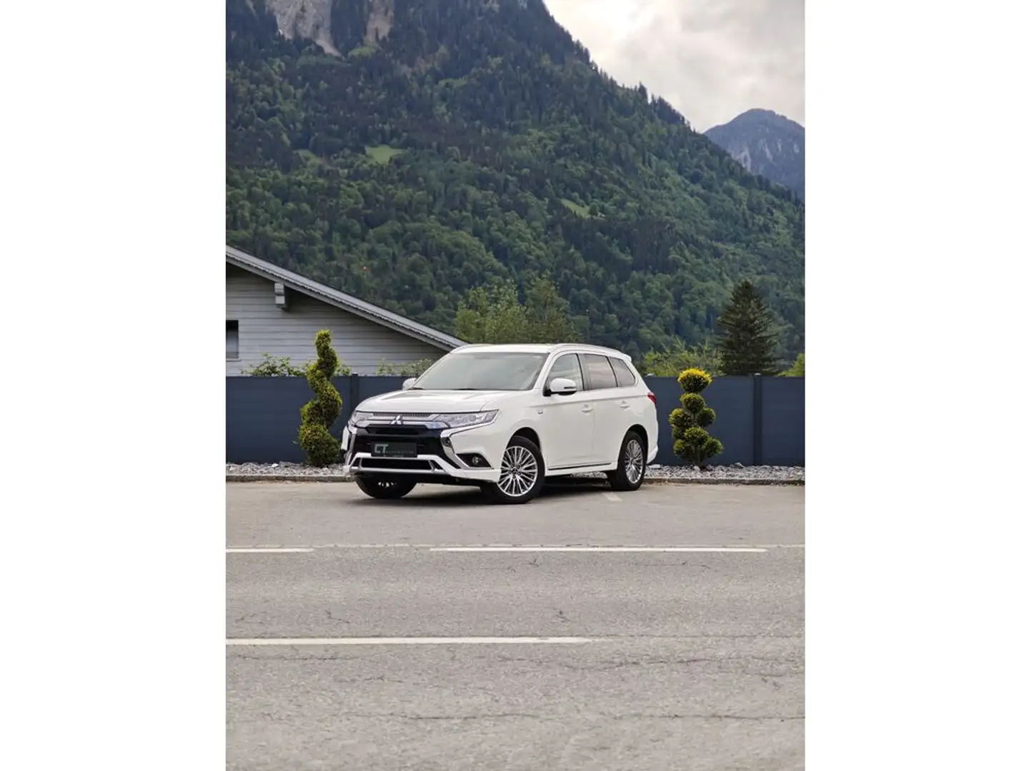 Mitsubishi Outlander Outlander 2,4 PHEV Aut 4x4 Weiß - 1